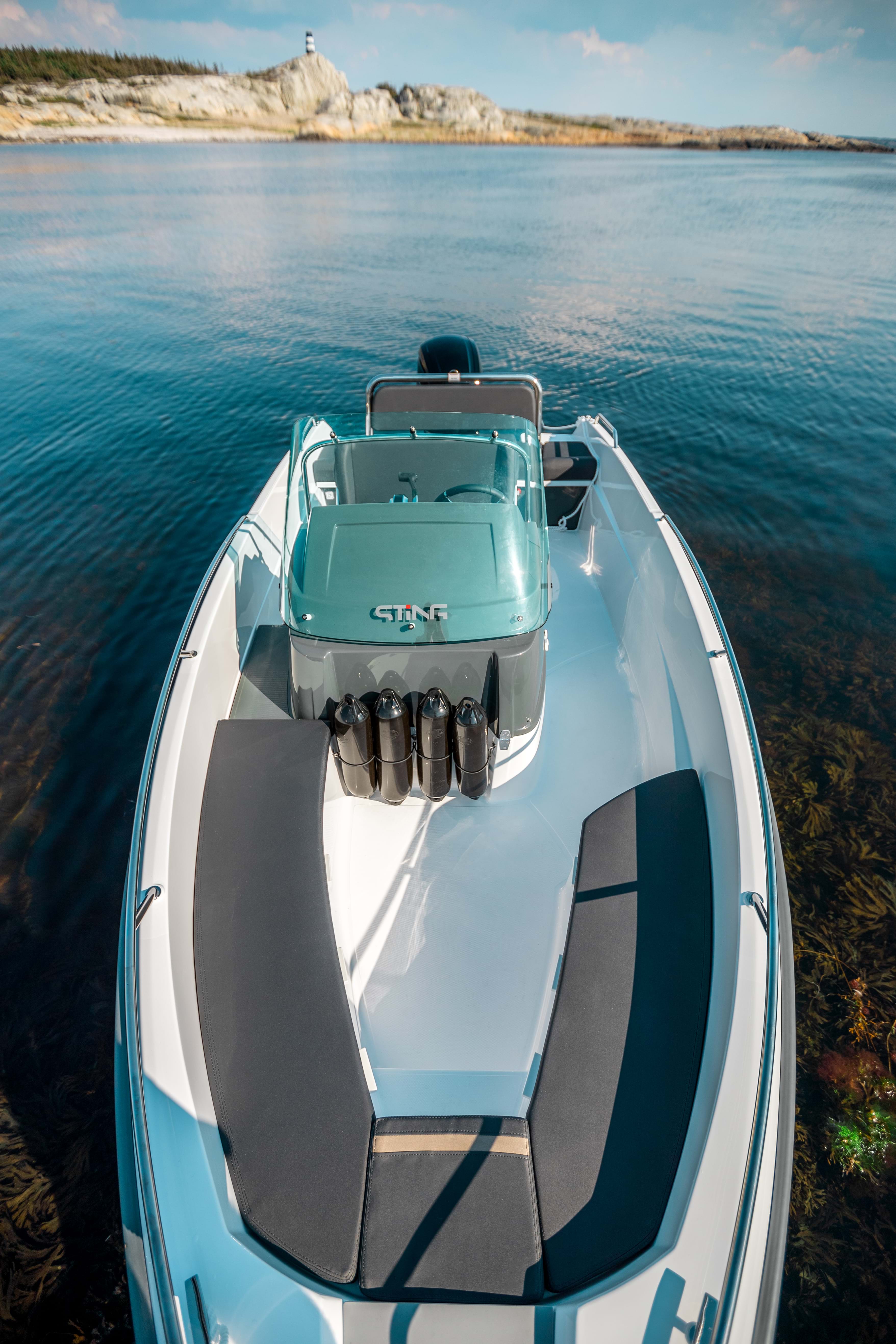 Sting 530S Overview Seen From Bow