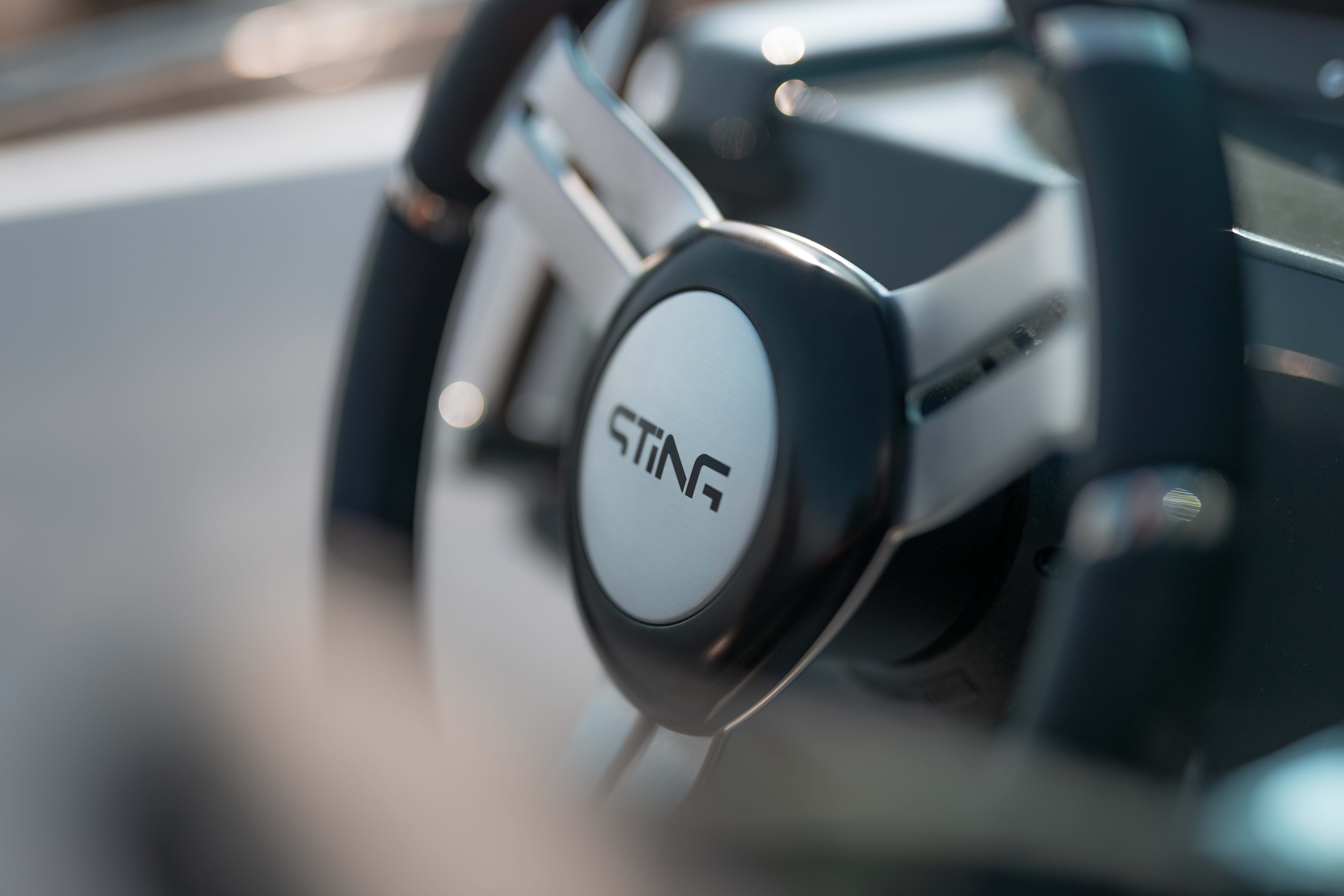 Sting 530S Details Steering Wheel