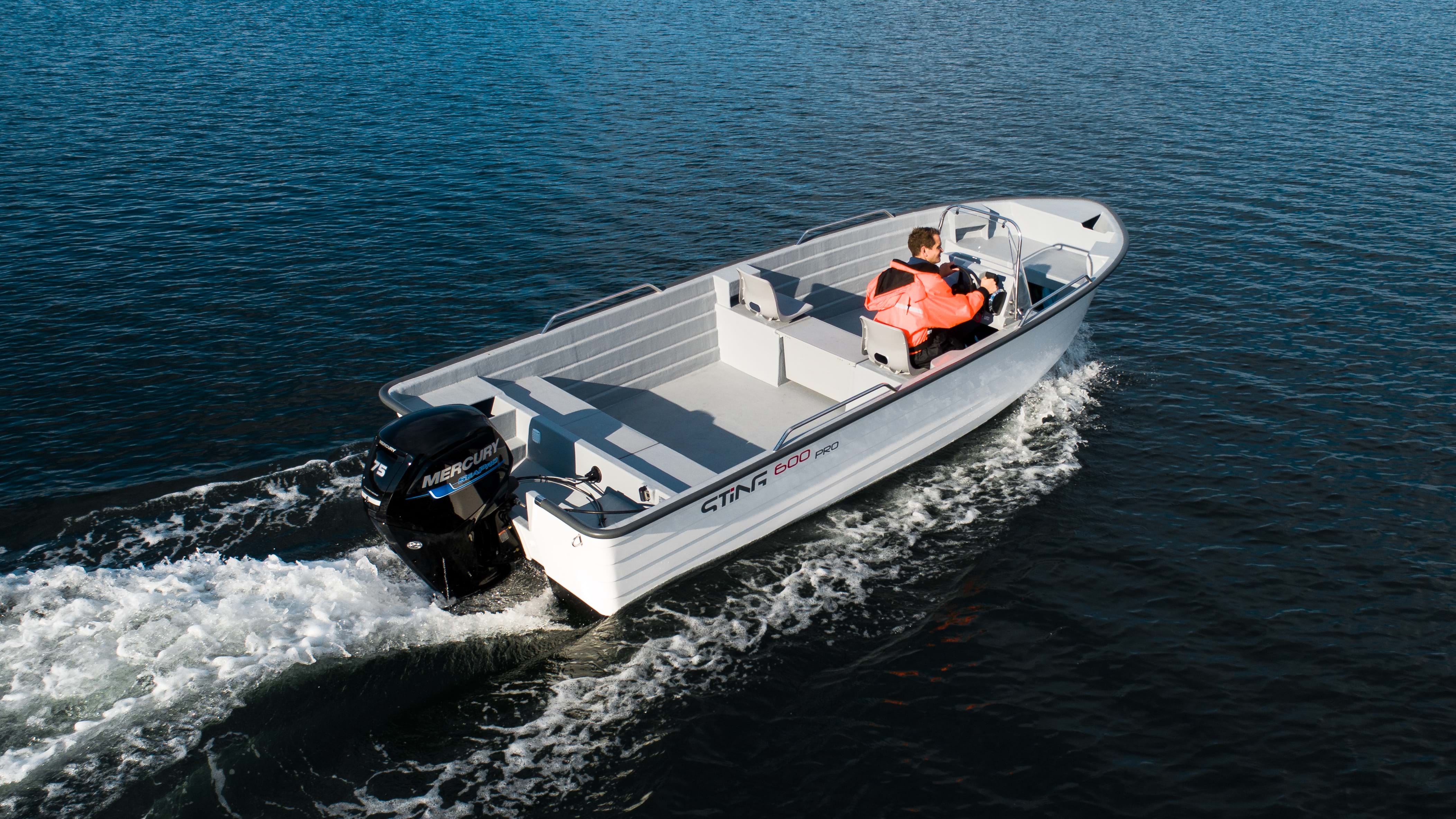 Sting 600 Pro At Sea Seen From Above Starboard Side