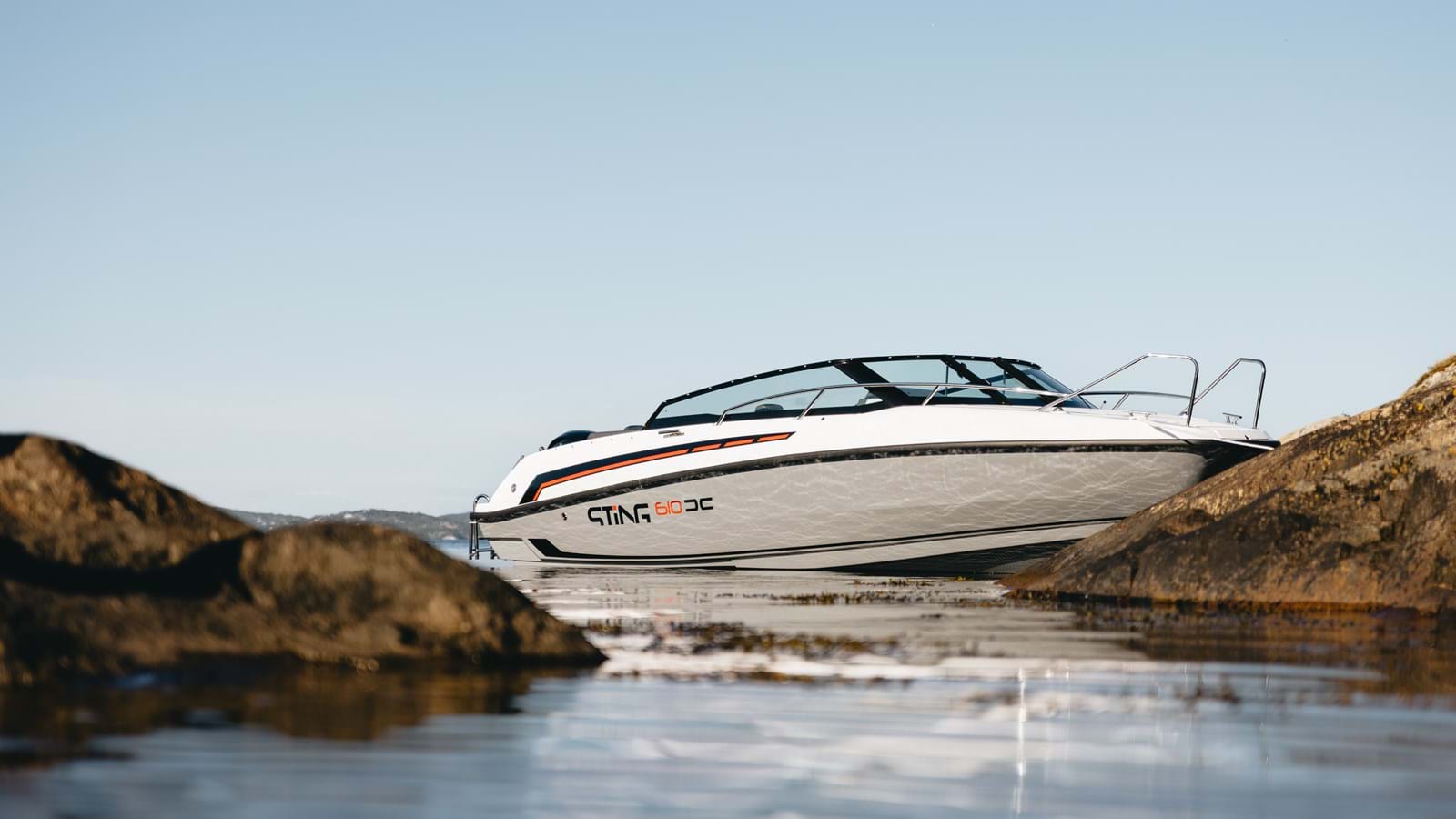 Sting 610 DC Docked Seen From Stb.